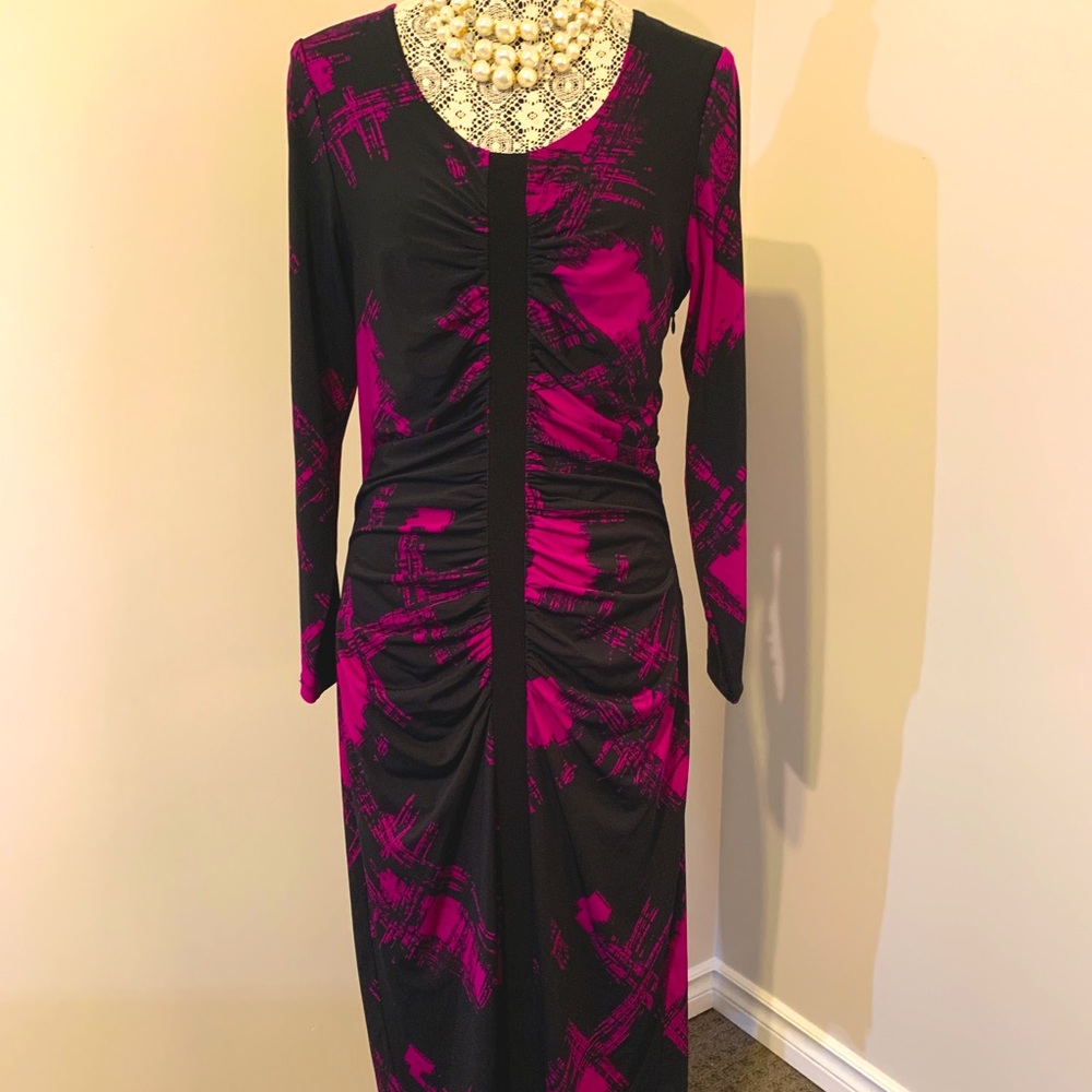 Black & fuchsia pink ruched below knee length stretch long sleeve cocktail dress